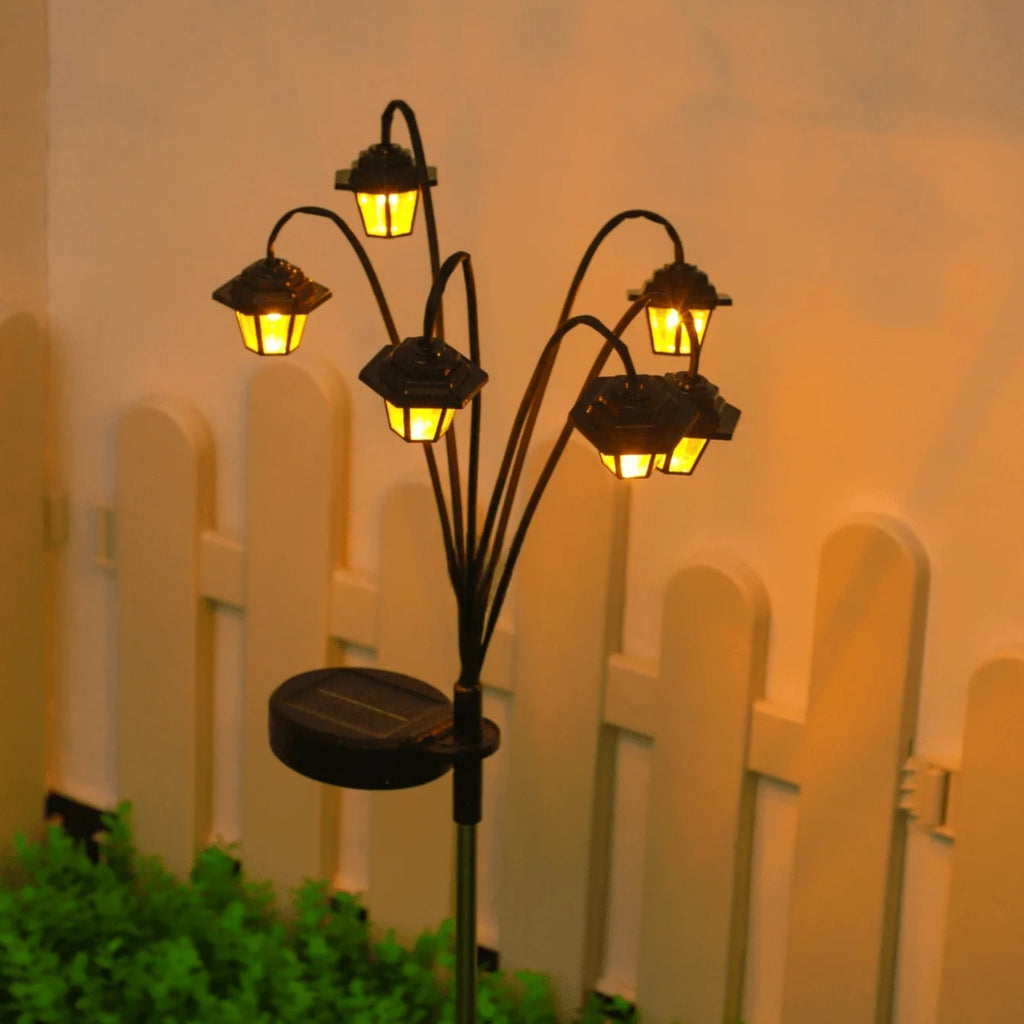 Retro Lantern Decorative Light Solar-powered 6 LED Retro Street Lamp Shaped Decorative Light Suitable for Garden Courtyard